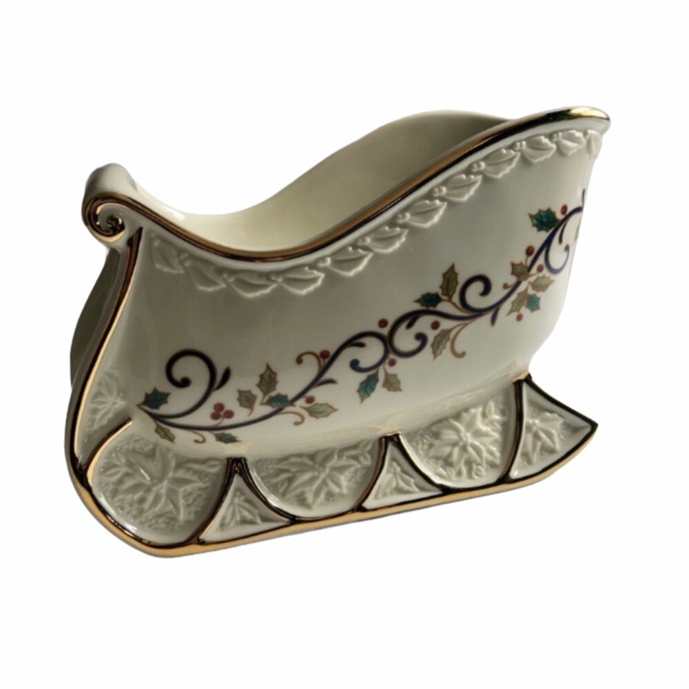 Mikasa Holly Sleigh centerpiece bowl
